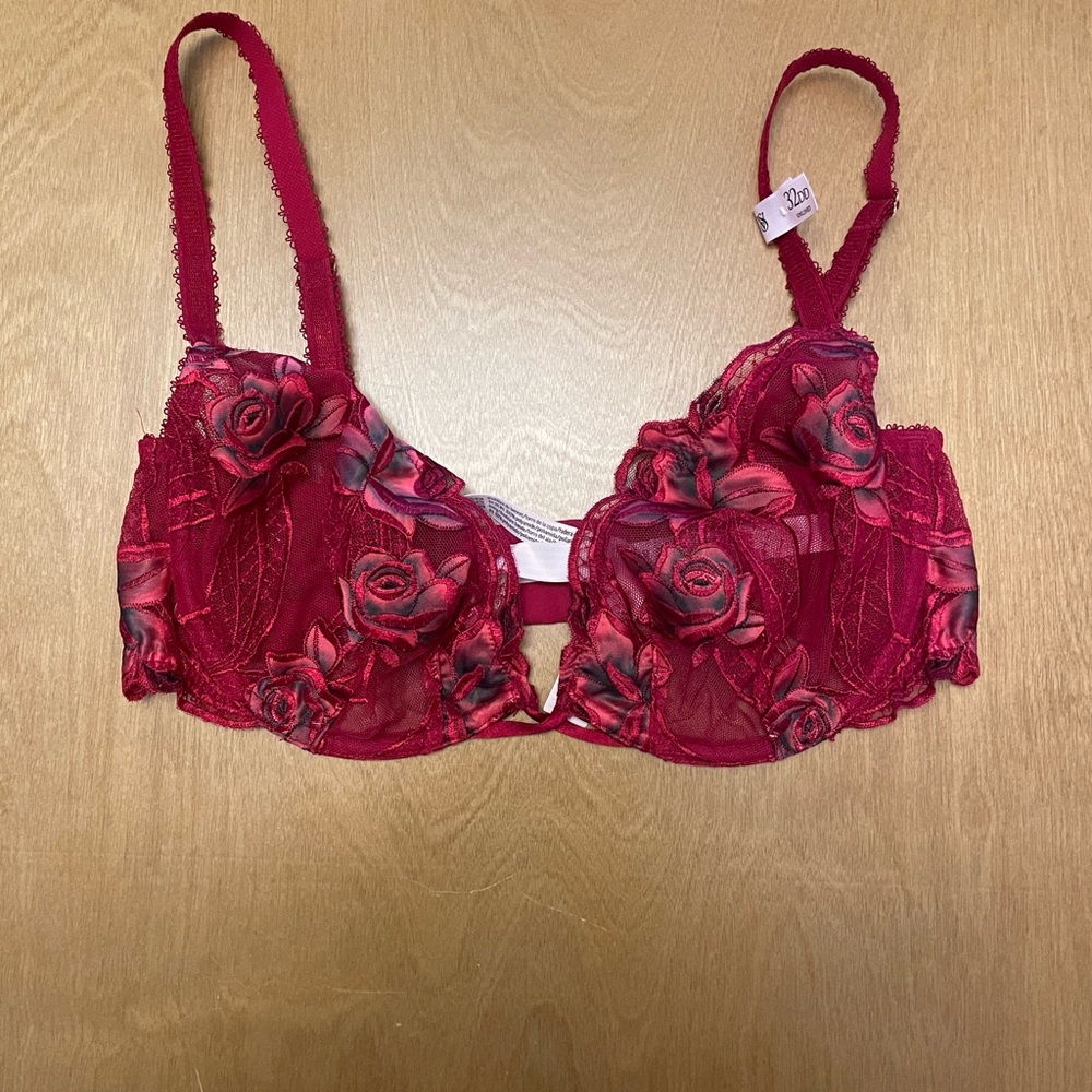 Victoria's Secret Red Rose Lace Bra